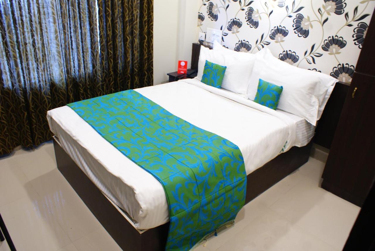 Collection O 8267 Galaxy Inn Kochi Exterior photo