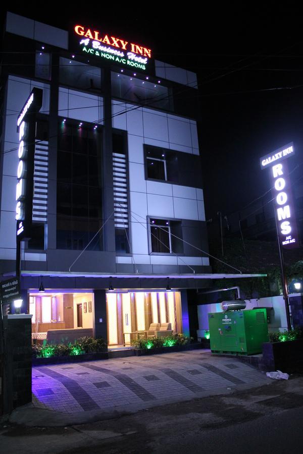 Collection O 8267 Galaxy Inn Kochi Exterior photo