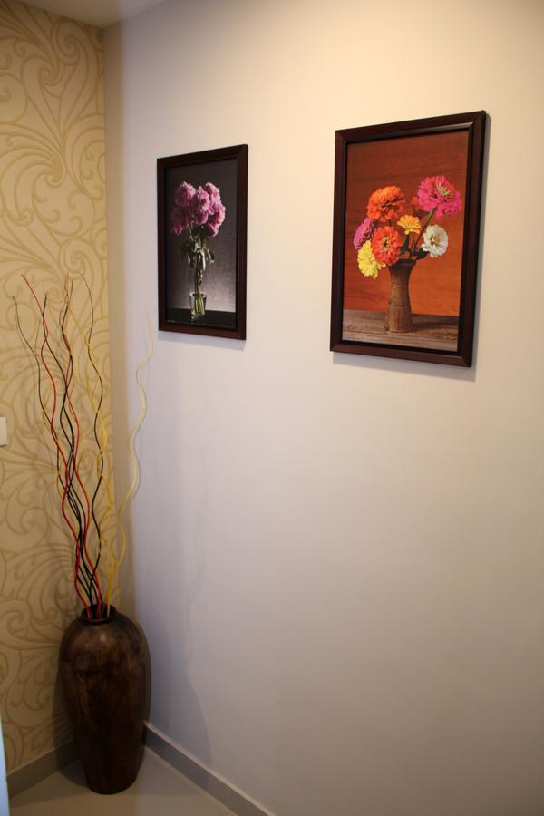 Collection O 8267 Galaxy Inn Kochi Exterior photo