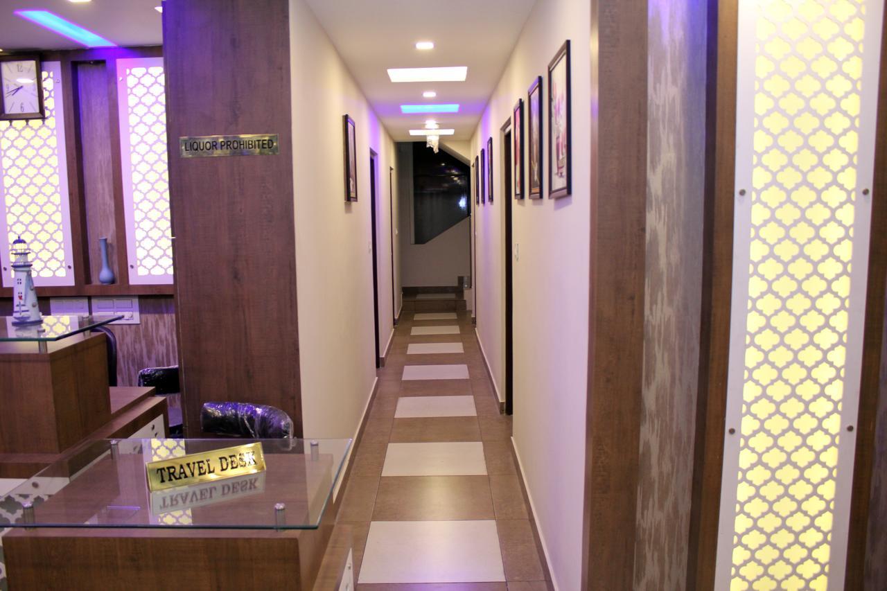 Collection O 8267 Galaxy Inn Kochi Exterior photo