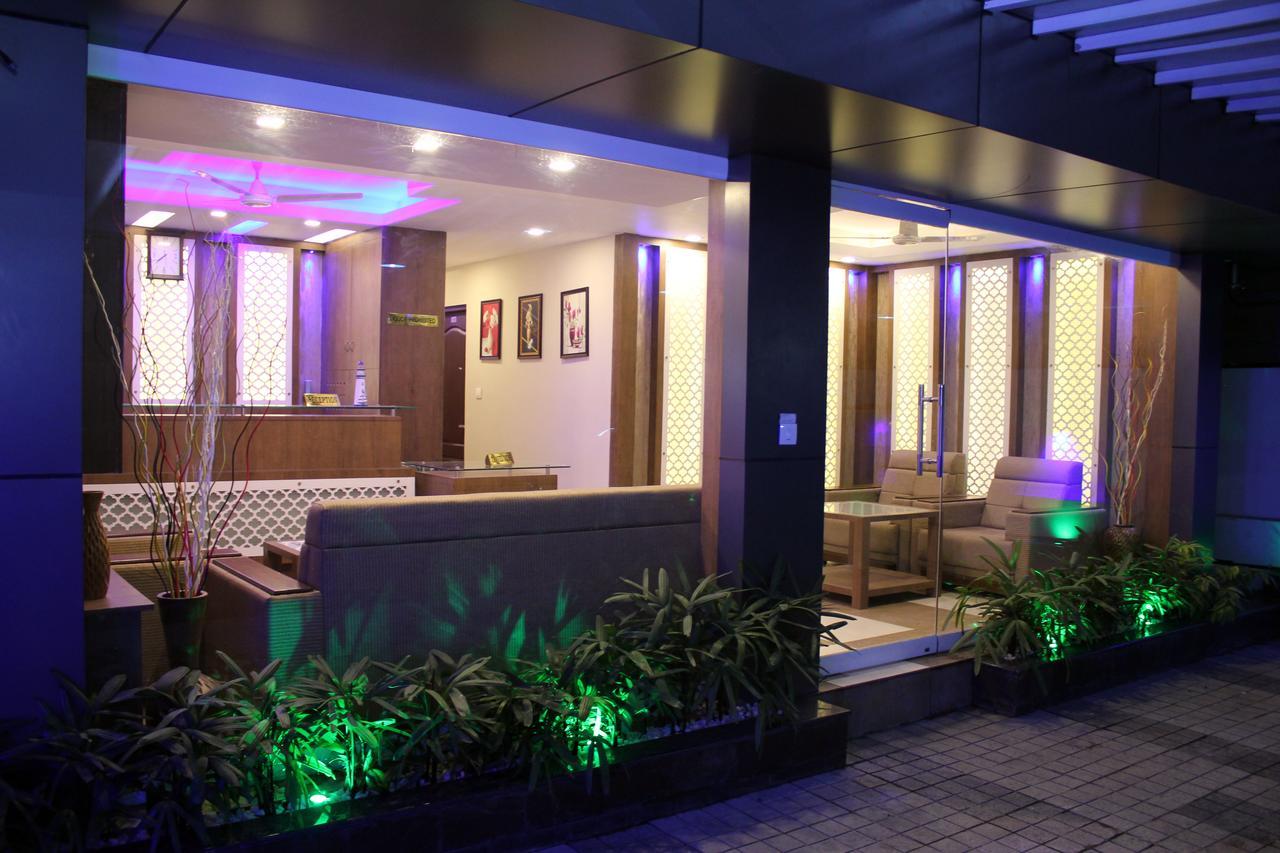 Collection O 8267 Galaxy Inn Kochi Exterior photo