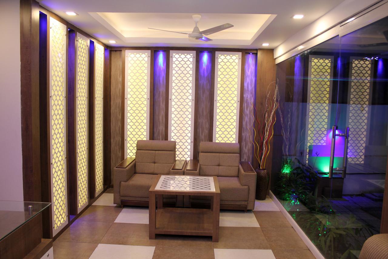 Collection O 8267 Galaxy Inn Kochi Exterior photo
