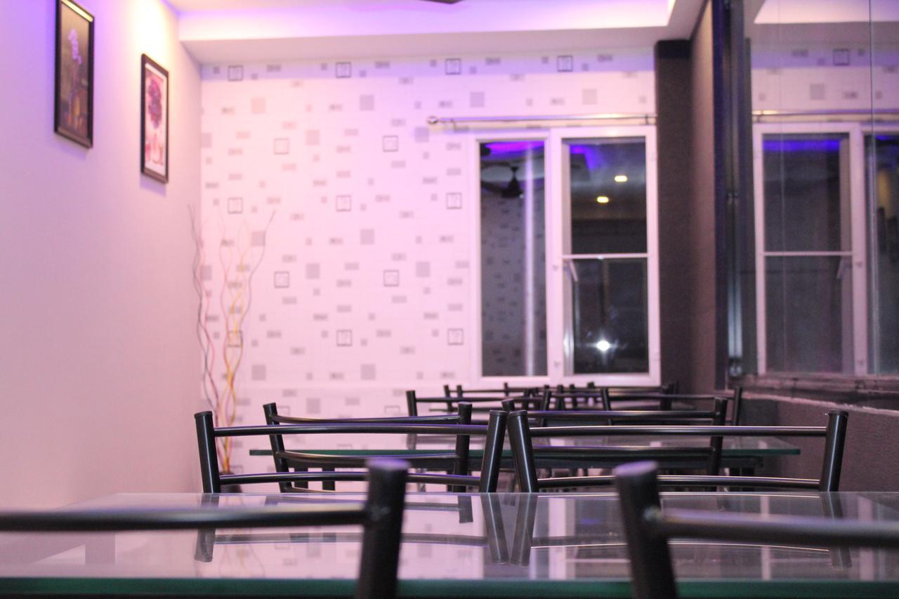 Collection O 8267 Galaxy Inn Kochi Exterior photo